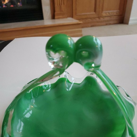 Vintage Green Depression Glass Unique Curved Swirl Candy Dish w/Handle 8x7x6 - Picture 2 of 7